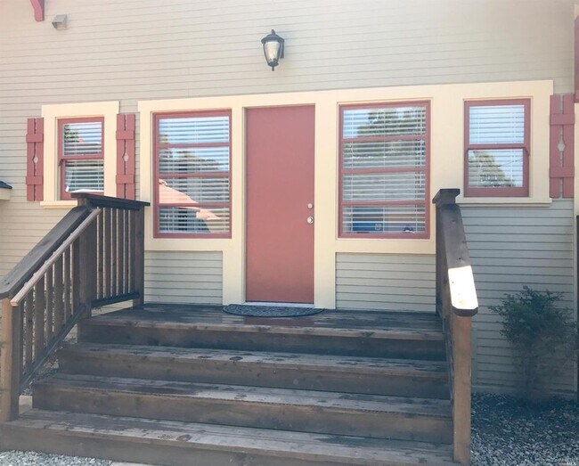 Building Photo - 203 Benton St