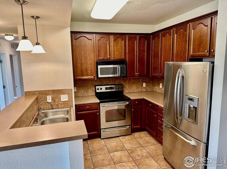 Building Photo - 2133 Krisron Rd