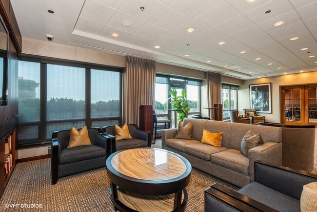 Building Photo - 130 N Garland Ct