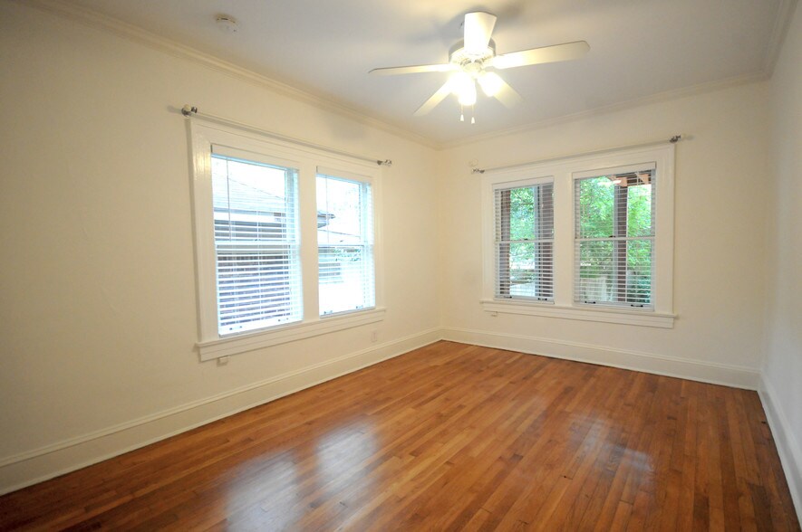 Corner Bedroom - 861 Durant Pl NE