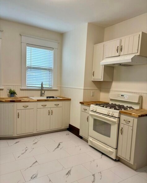 Building Photo - 1 Magnolia Ter