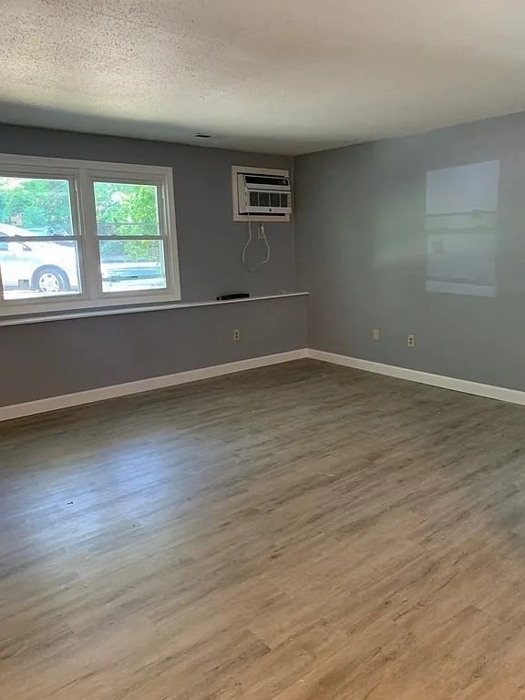 Building Photo - 1261 Church St