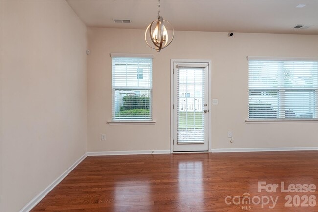 Building Photo - 106 Clarendon St