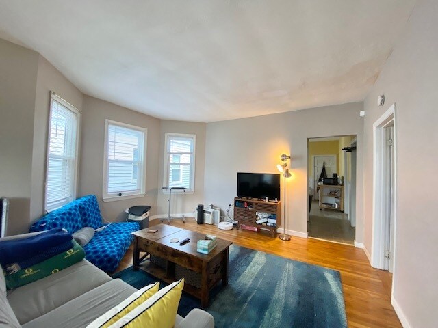 Building Photo - 10 Athol St