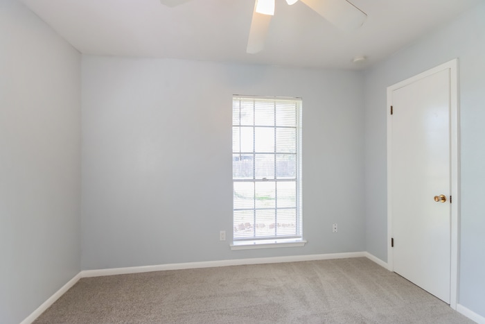 Building Photo - 810 Townley St