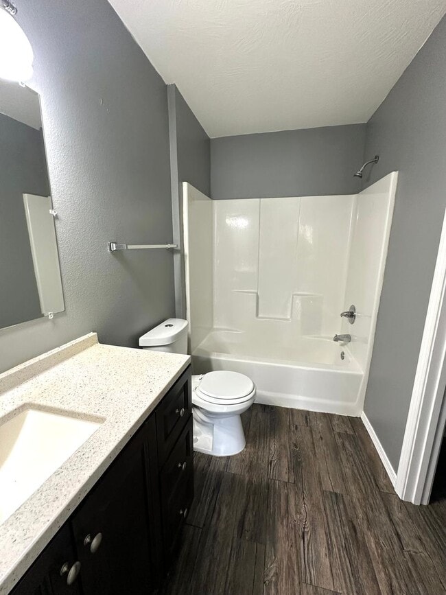 Building Photo - Comfortable 3 Bed Duplex in Convenient Ozark Location