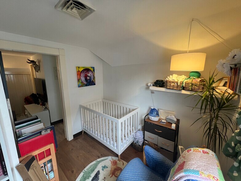 Building Photo - 7 Jay St