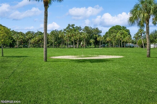 Building Photo - 5558 Palm Beach Blvd