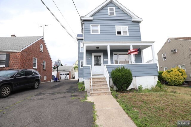 Primary Photo - 675 Kingsland Ave