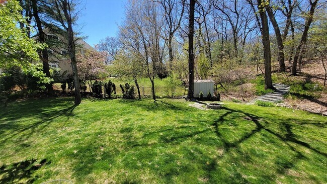 Building Photo - 31 Hunnewell St