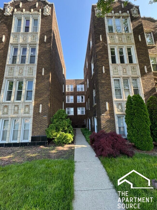 Building Photo - 2838 W Addison St