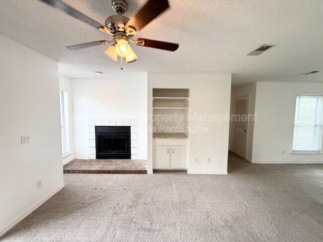 Building Photo - 10200 Belle Rive Blvd