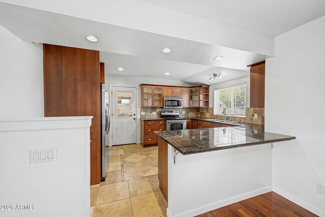 Building Photo - 6108 N 11th Ave
