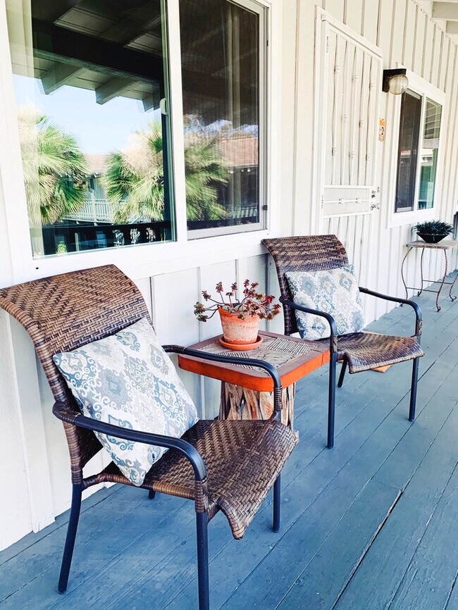 Building Photo - 3080 Lincoln St