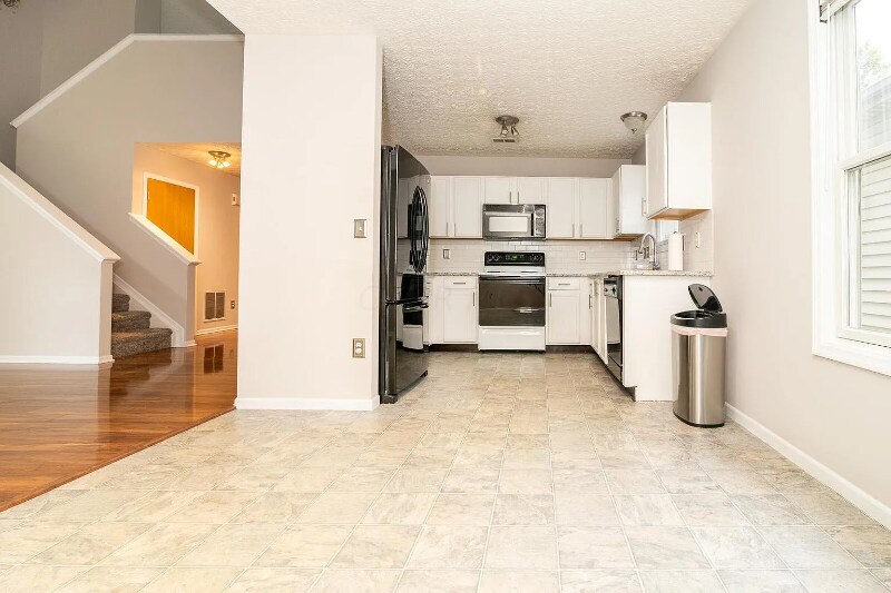 Building Photo - 1562 Sargas St