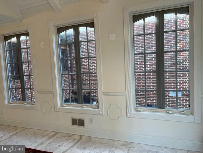 Building Photo - 8904 Grant St