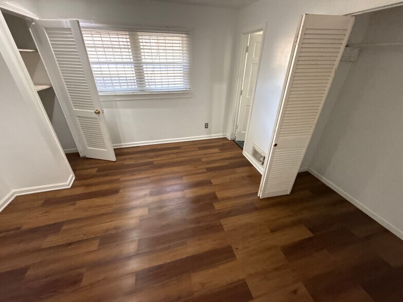 Building Photo - Room in House on Pleasant Hill Rd