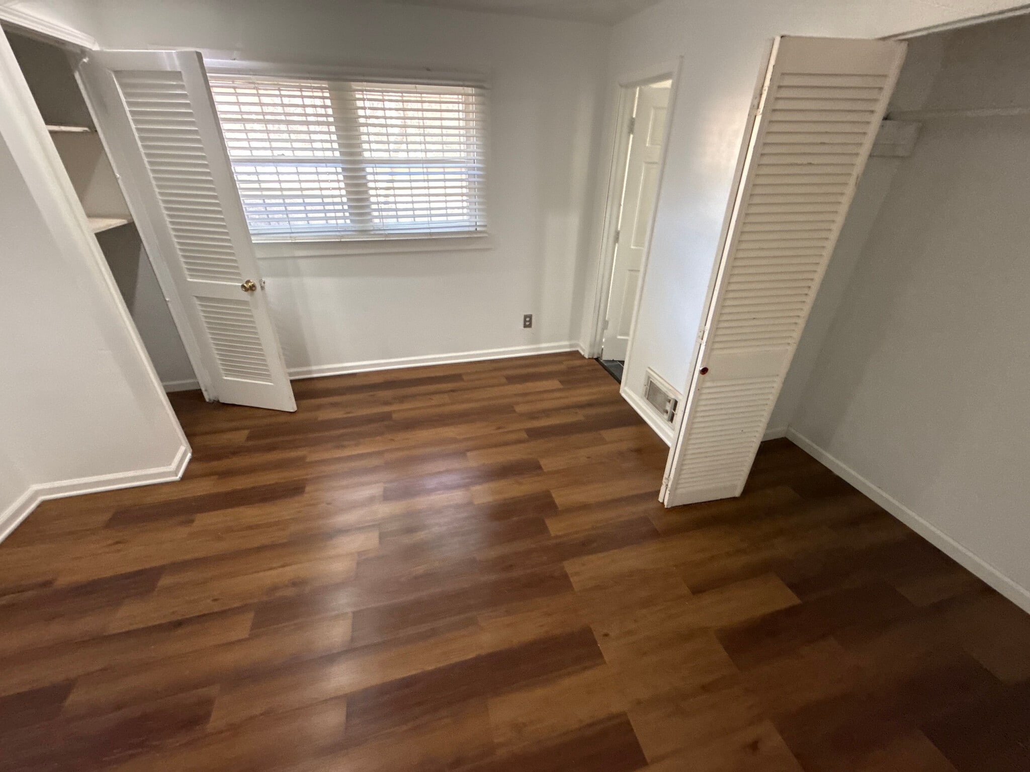 Building Photo - Room in House on Pleasant Hill Rd