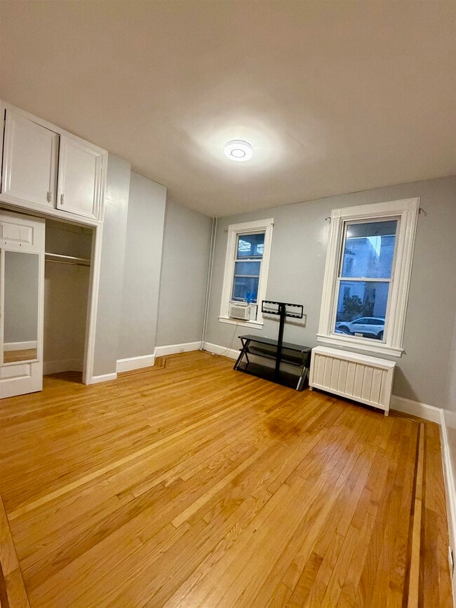 Building Photo - 206 Hancock Ave