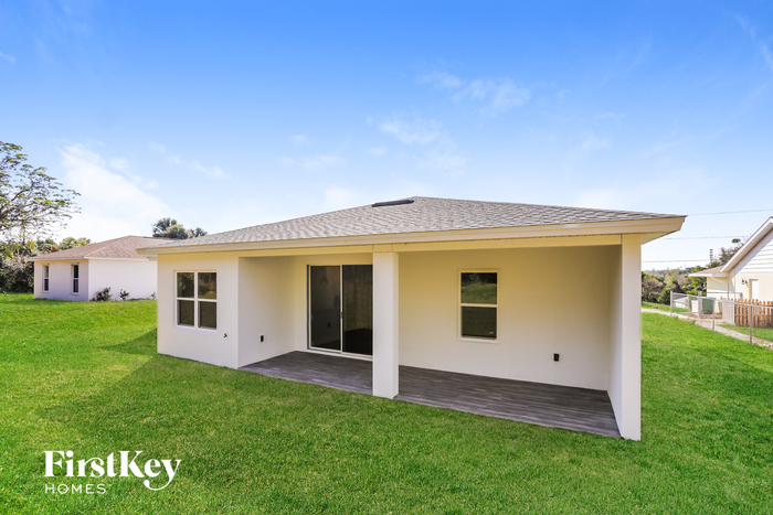 Building Photo - 670 E Goodrich Dr