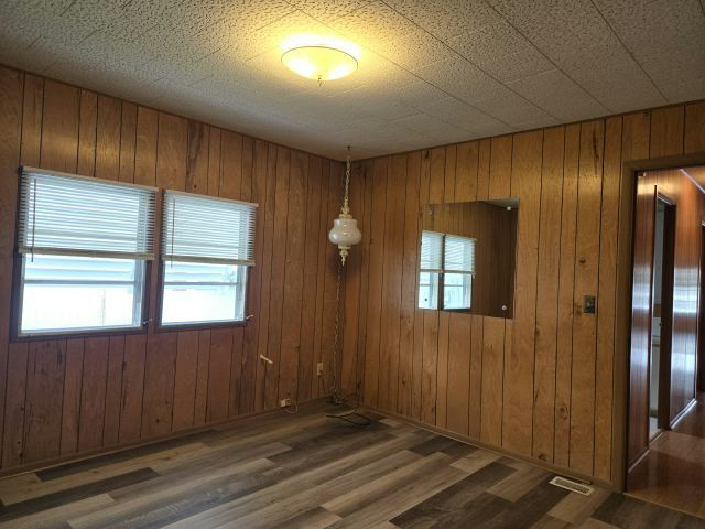 Building Photo - 215 48th Ave Terrace W