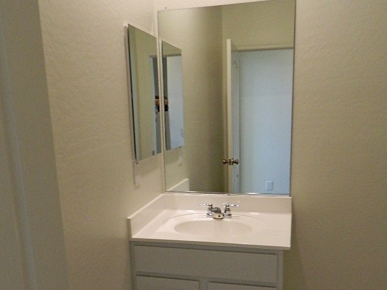 Building Photo - 15408 W Edgemont Ave