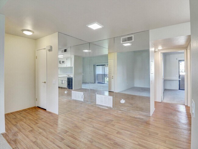 Building Photo - 291 E Mel Ave