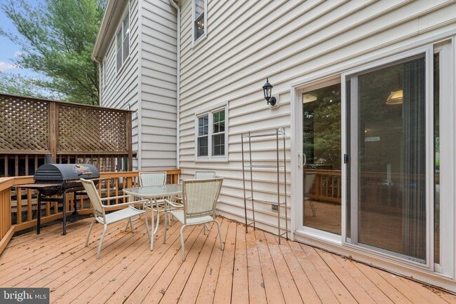Building Photo - 46858 Lawnes Creek Terrace