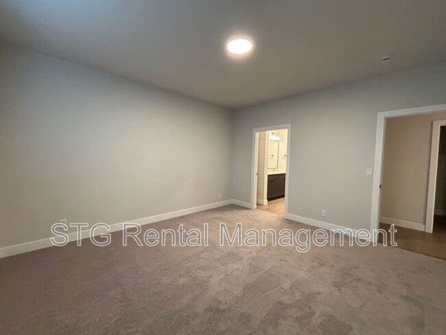 Building Photo - 3968 Fossil Way