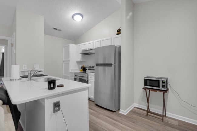 Building Photo - 3825 Elizabeth Ave