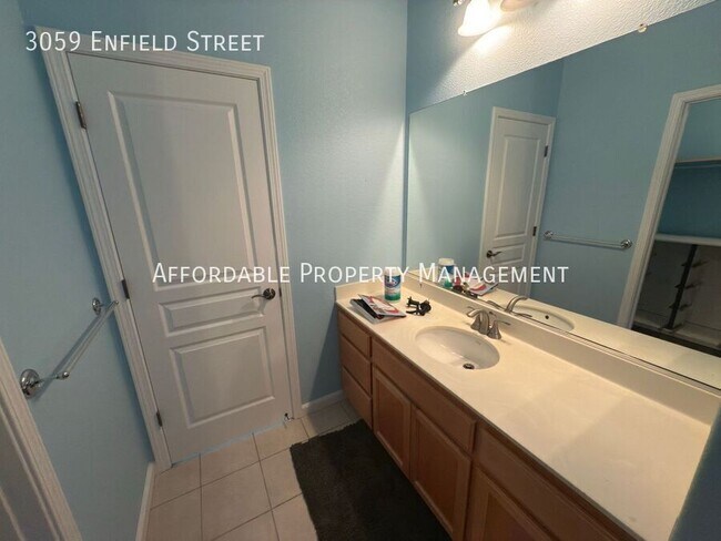 Building Photo - 3059 Enfield St