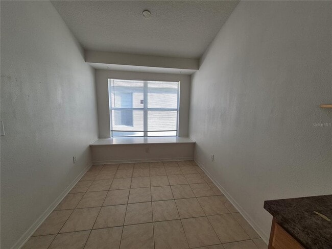 Building Photo - 6833 Runner Oak Dr