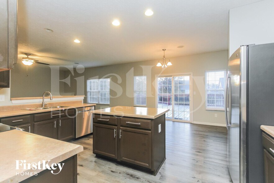 Building Photo - 1914 Winton Dr