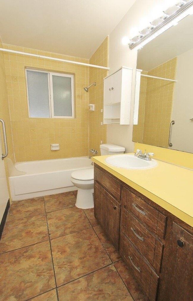 Building Photo - 7149 W Ustick Rd