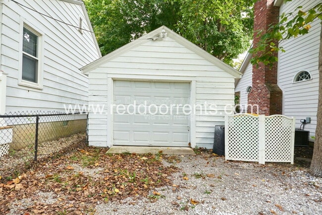 Building Photo - 385 W Hawthorne St