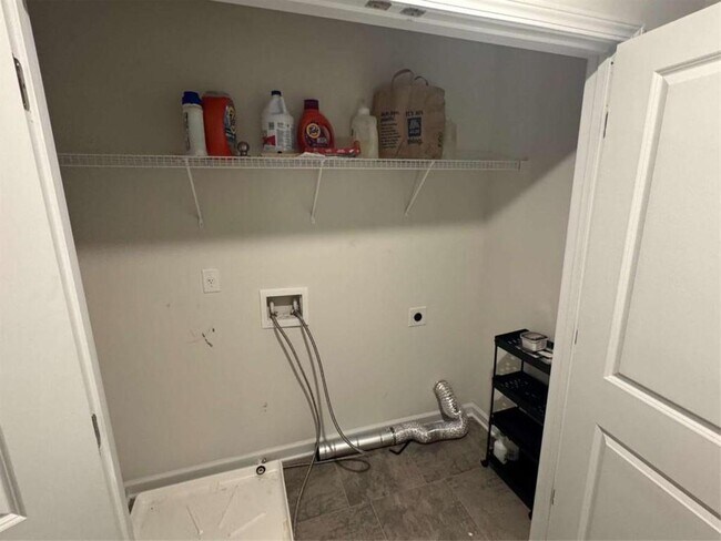 Building Photo - 3376 Highbury Way