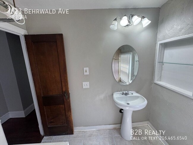 Building Photo - 3623 Behrwald Ave