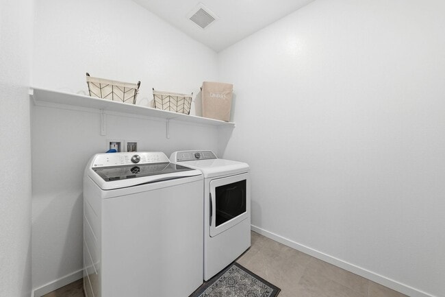 Building Photo - BRAND NEW, NEVER-LIVED-IN Lennar Corner Unit — 4 Bed / 3 Bath with Premium Upgrades!