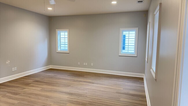 Building Photo - Newly Remodeled Home- Mid-Island Hilton Head