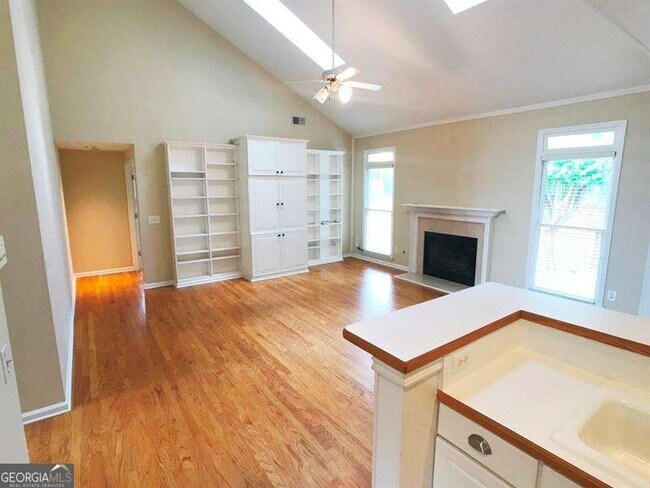 Building Photo - 377 Fairbrook Cir