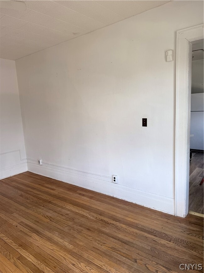 Building Photo - 2131 James St