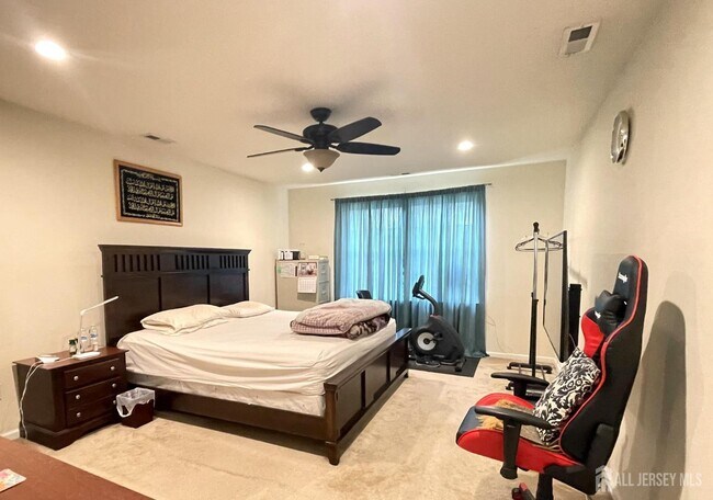 Building Photo - 7 Beryl Ct