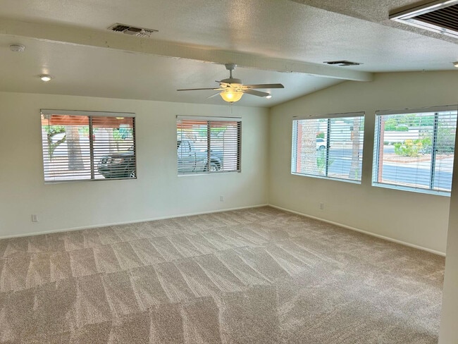 Building Photo - 2601 E Cinnabar Ave