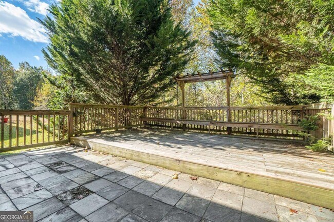 Building Photo - 3755 Uppark Dr