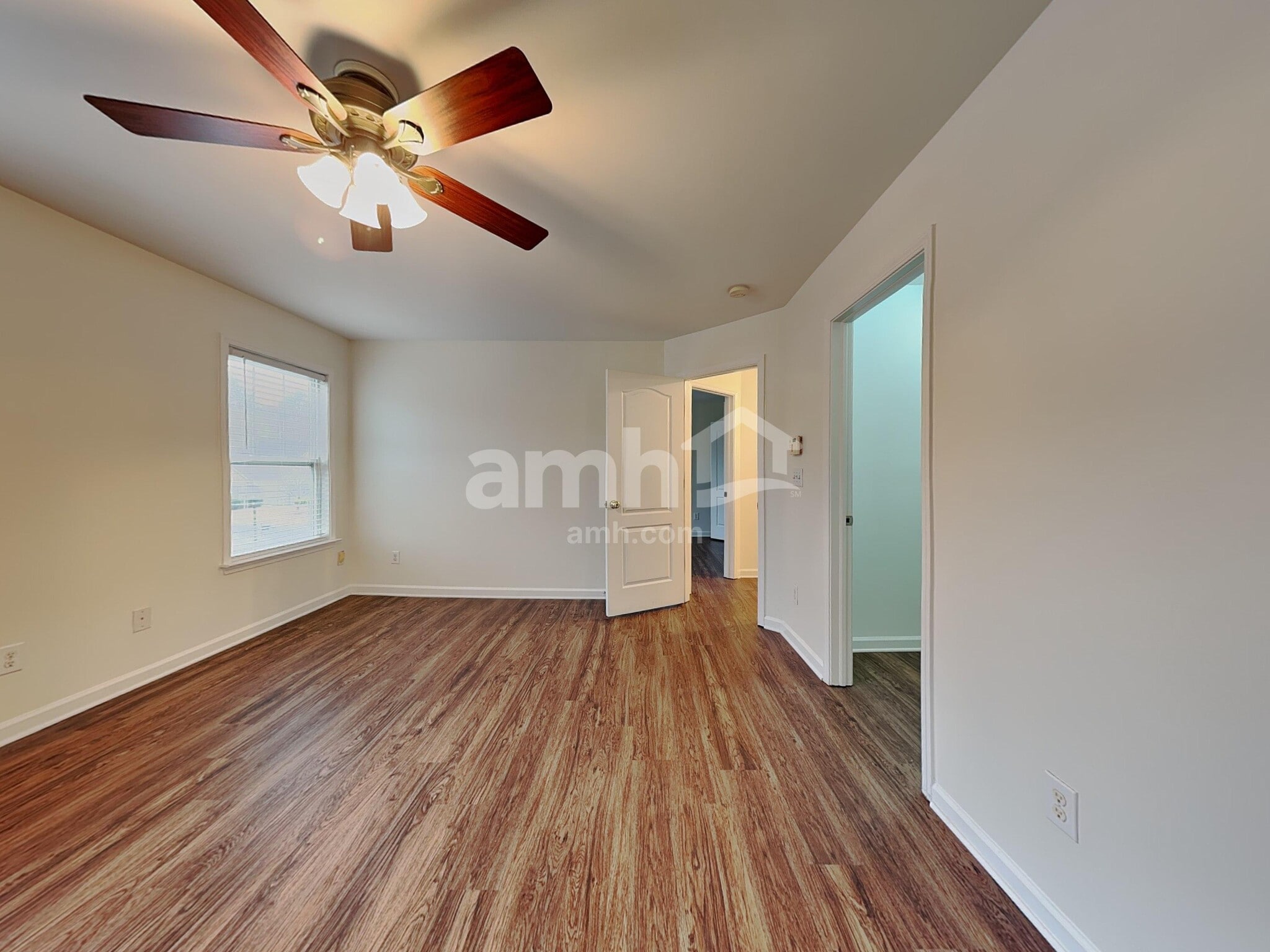 Building Photo - 11622 Village Pond Dr