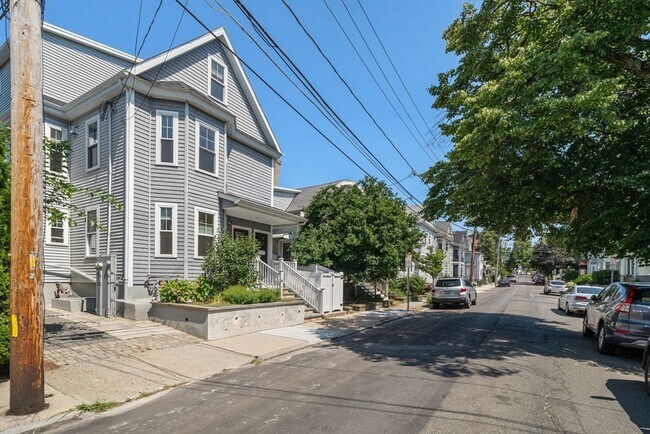 Building Photo - 36 Trull St