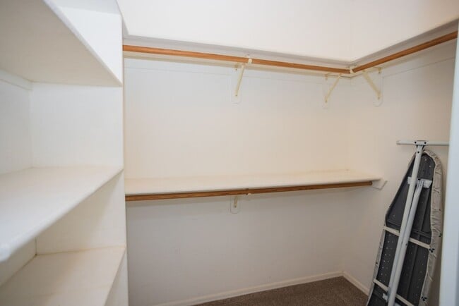 Building Photo - 2320 Snead Dr