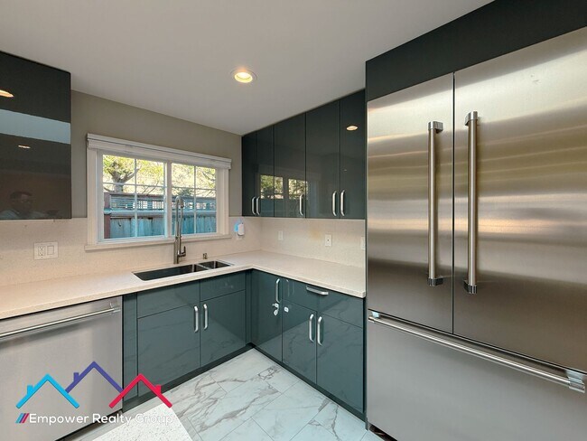 Building Photo - 3 bed 2 bath Single Family Home is Desired Millbrae Neighborhood