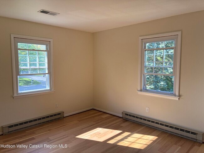 Building Photo - 50 Pleasant View Dr