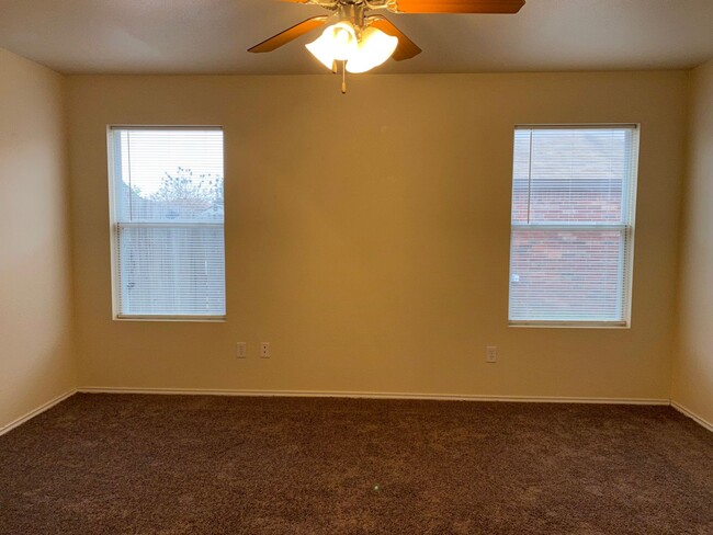 Building Photo - 4 BEDROOM + OFFICE, BELTON ISD